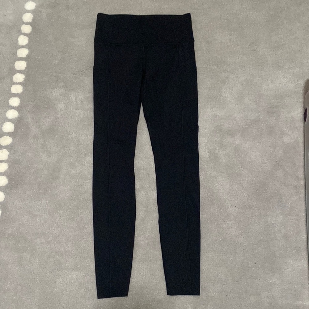 Black lululemon leggings